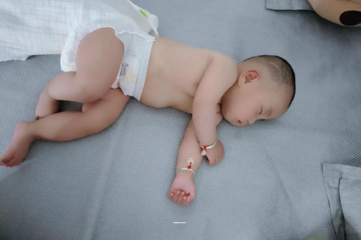 梅州四个月宝宝不爱笑 梅州四个月宝宝不爱笑
